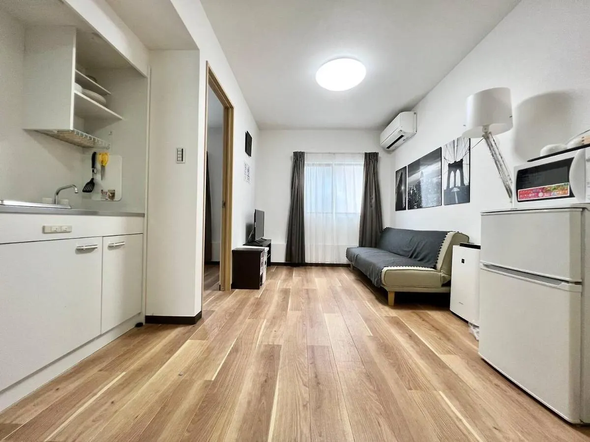 Rakuto Tsutenkaku: Central Namba Apartment with Easy Airport Access Osaka 0*,  Japan